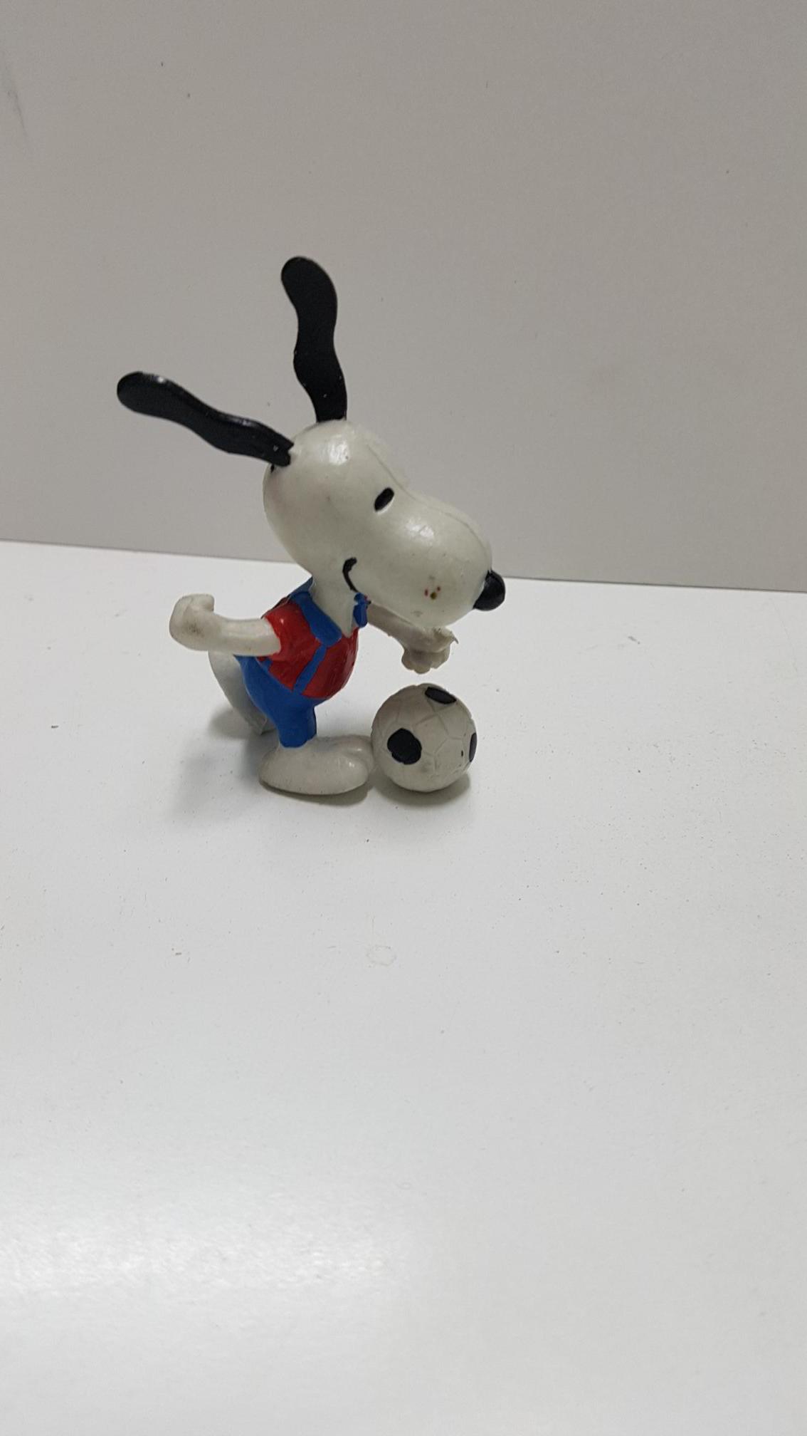 Figura PVC: Snoopy futbolista con el numero 10