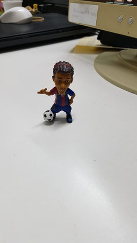 Figura PVC: Ronaldinho en el Barcelona, con el numero 10 en la camiseta. Ylind