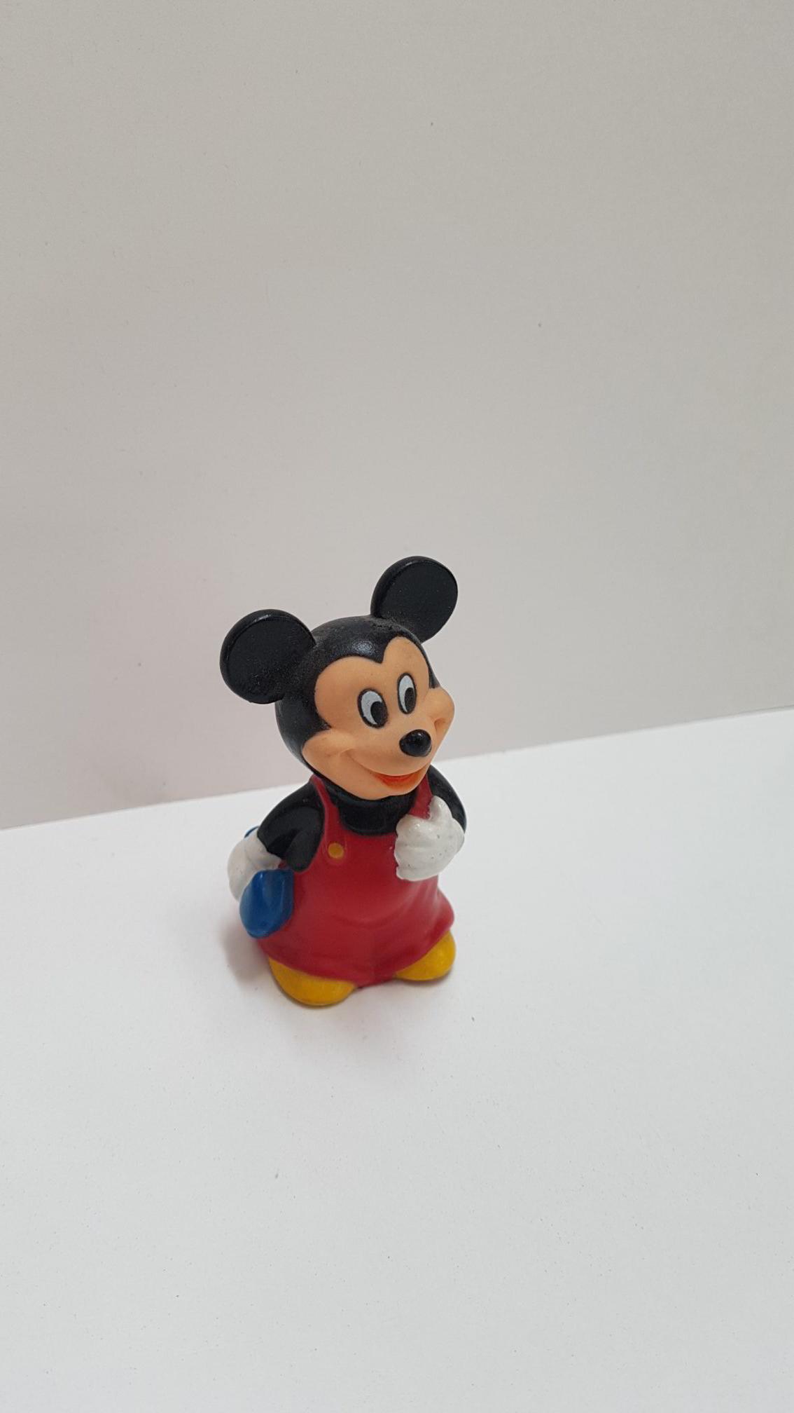 Figura-sacapuntas PVC: Mickey Mouse con martillo en la mano. Made in China