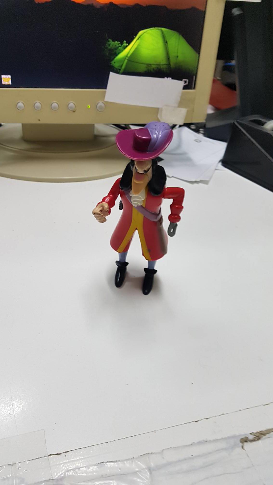 Figura: Capitan Hook. De cuerda pero no funciona correctamente