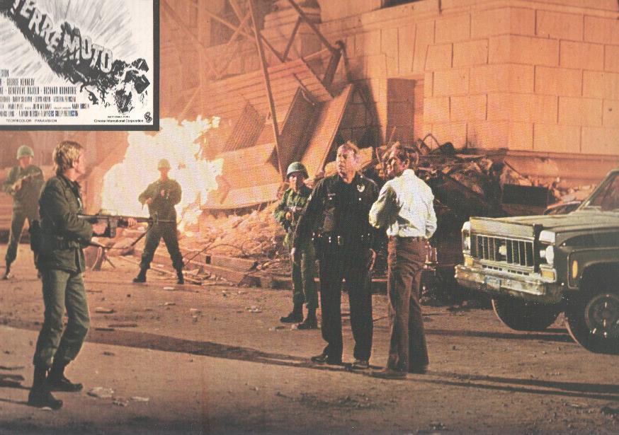Caratula de cine: TERREMOTO / Earthquake , (numerado 05 en trasera)
