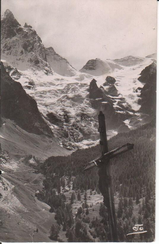 Postal-Postcard 17342: LES ALPES - La Route des Grands Cols La Grave La Meije La Rateau
