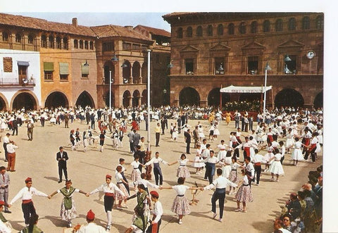 Postal 030920 : Danzas y bailes regionales de España. Sardanas en el pueblo Español (Barcelona)