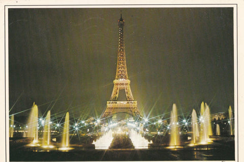 POSTAL B8067: PARIS: LA TORRE EIFFEL VISTA NOCTURNA