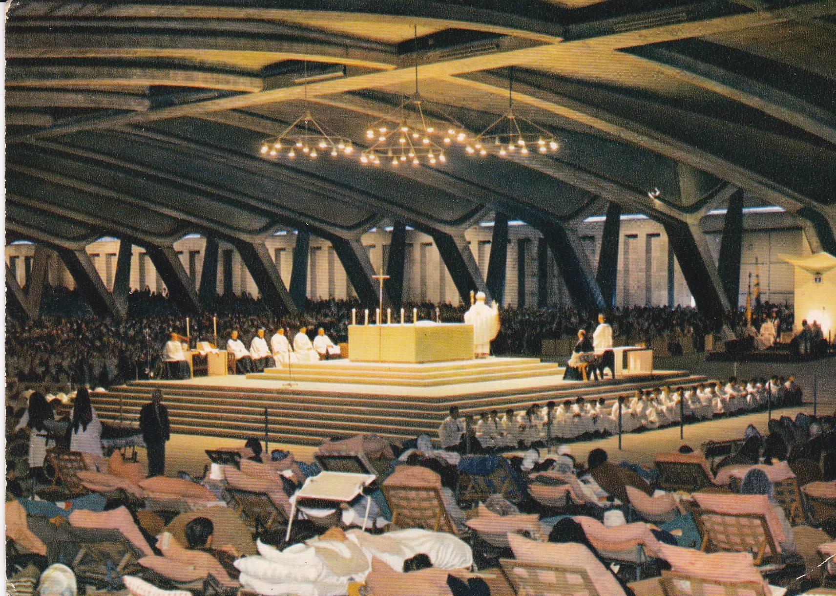 POSTAL B8074: LOURDES: LA BASILICA
