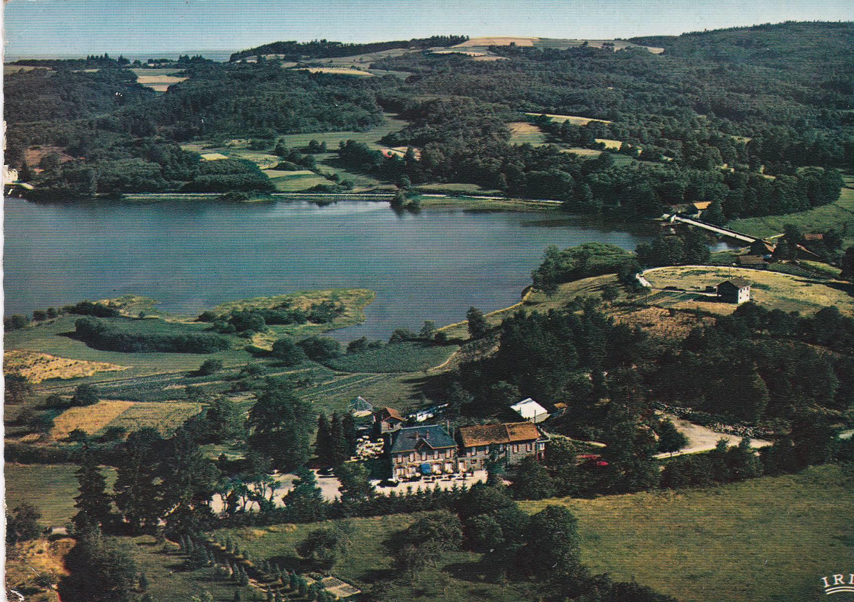 POSTAL B8105: LIMOUSIN PINTORESQUE: LA CROUZILLE