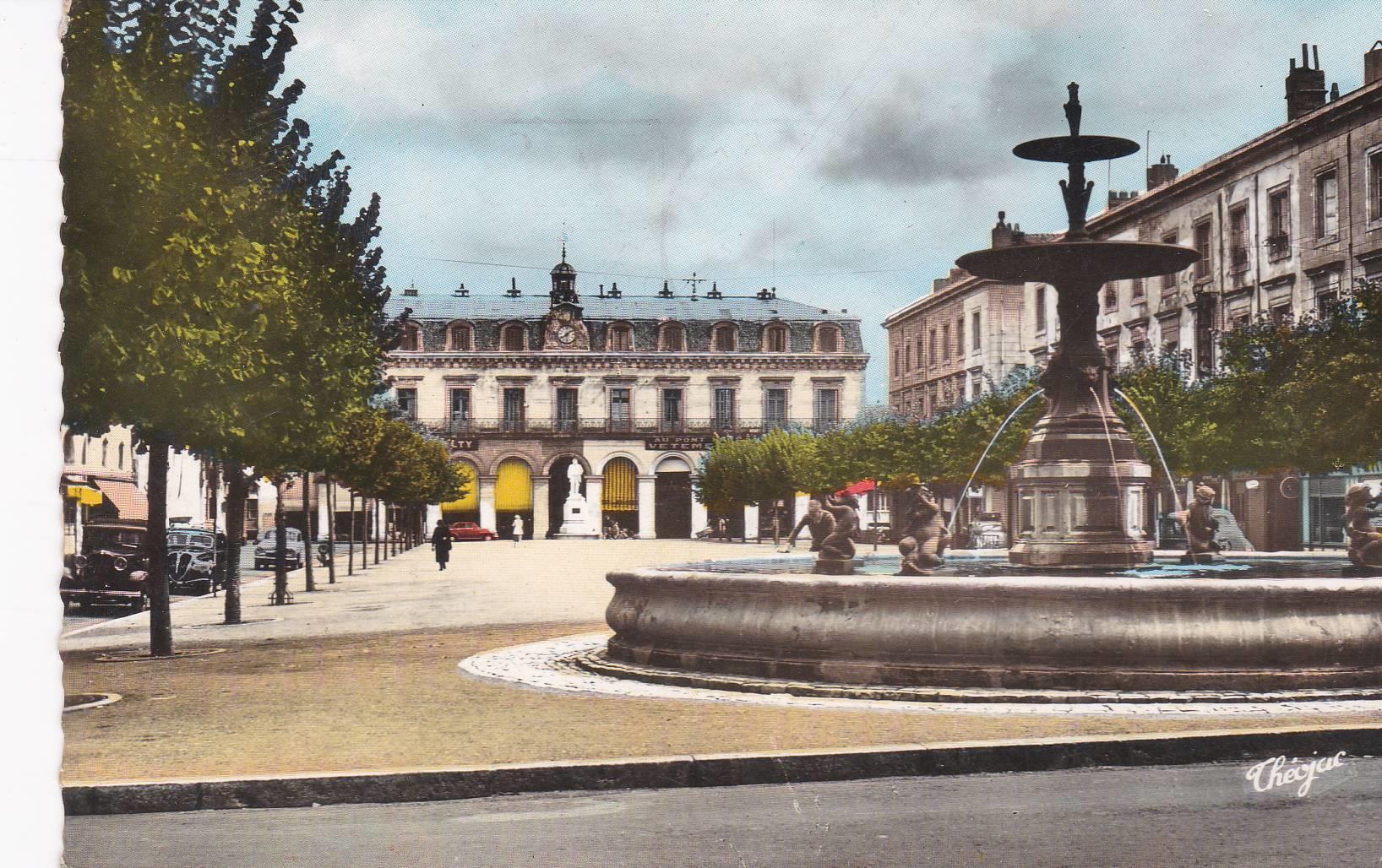 POSTAL B8132: CASTRES: LA PLAZA NACIONAL