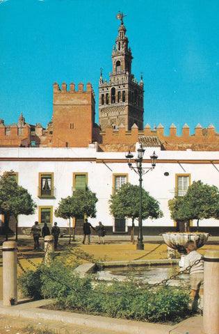 POSTAL B8195: SEVILLA: PATIO BANDERA