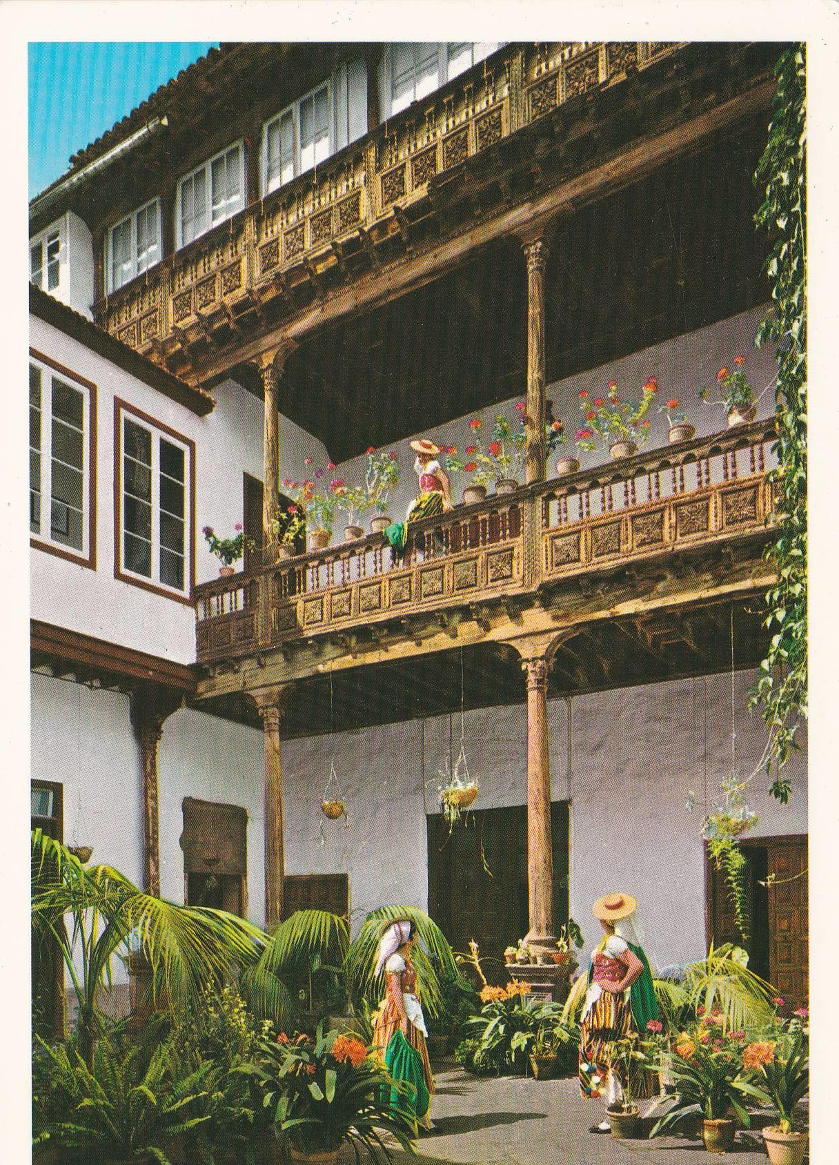 POSTAL B8199: TENERIFE: PATIO INTERIOR