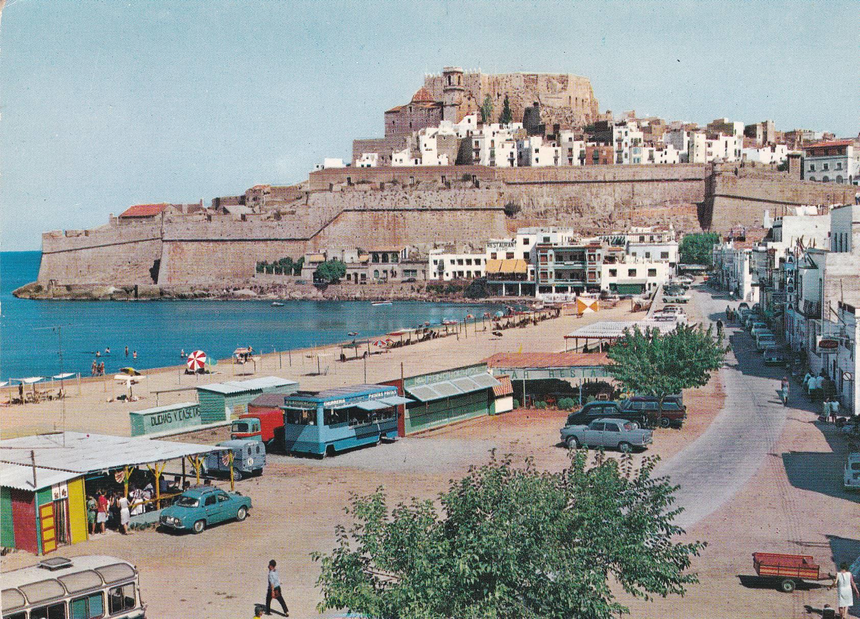 POSTAL B8239: PEÑISCOLA: PLAYA Y VISTA PARCIAL