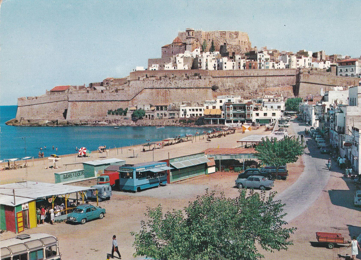 POSTAL B8239: PEÑISCOLA: PLAYA Y VISTA PARCIAL