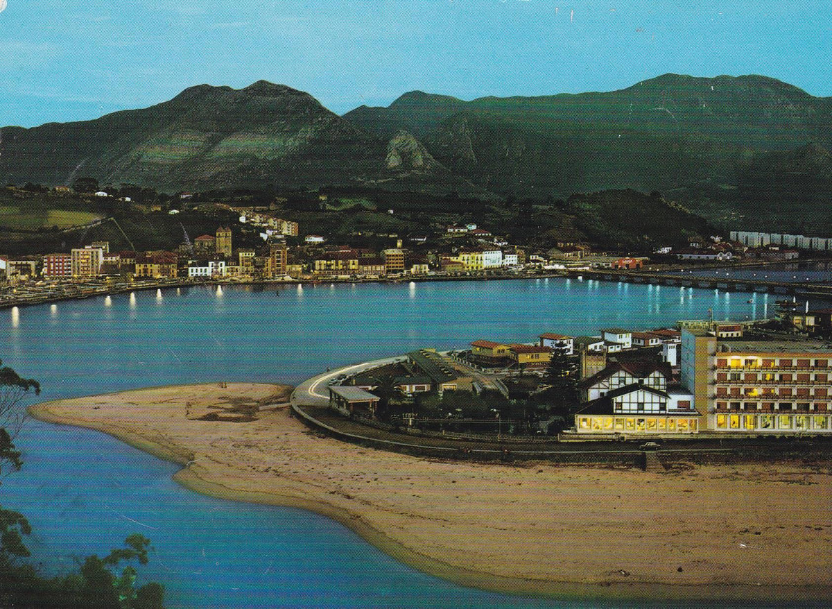 POSTAL B8263: RIBADESELLA: BAHIA