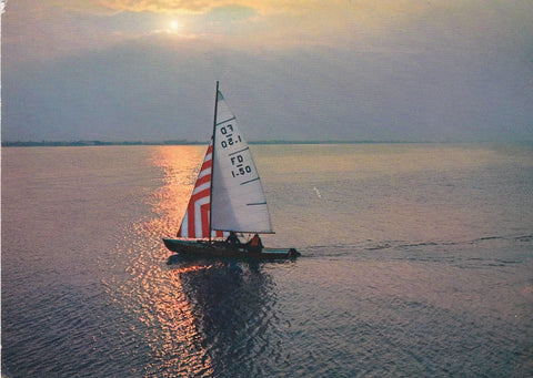 POSTAL B8296: BARCO VELA EN EL MAR