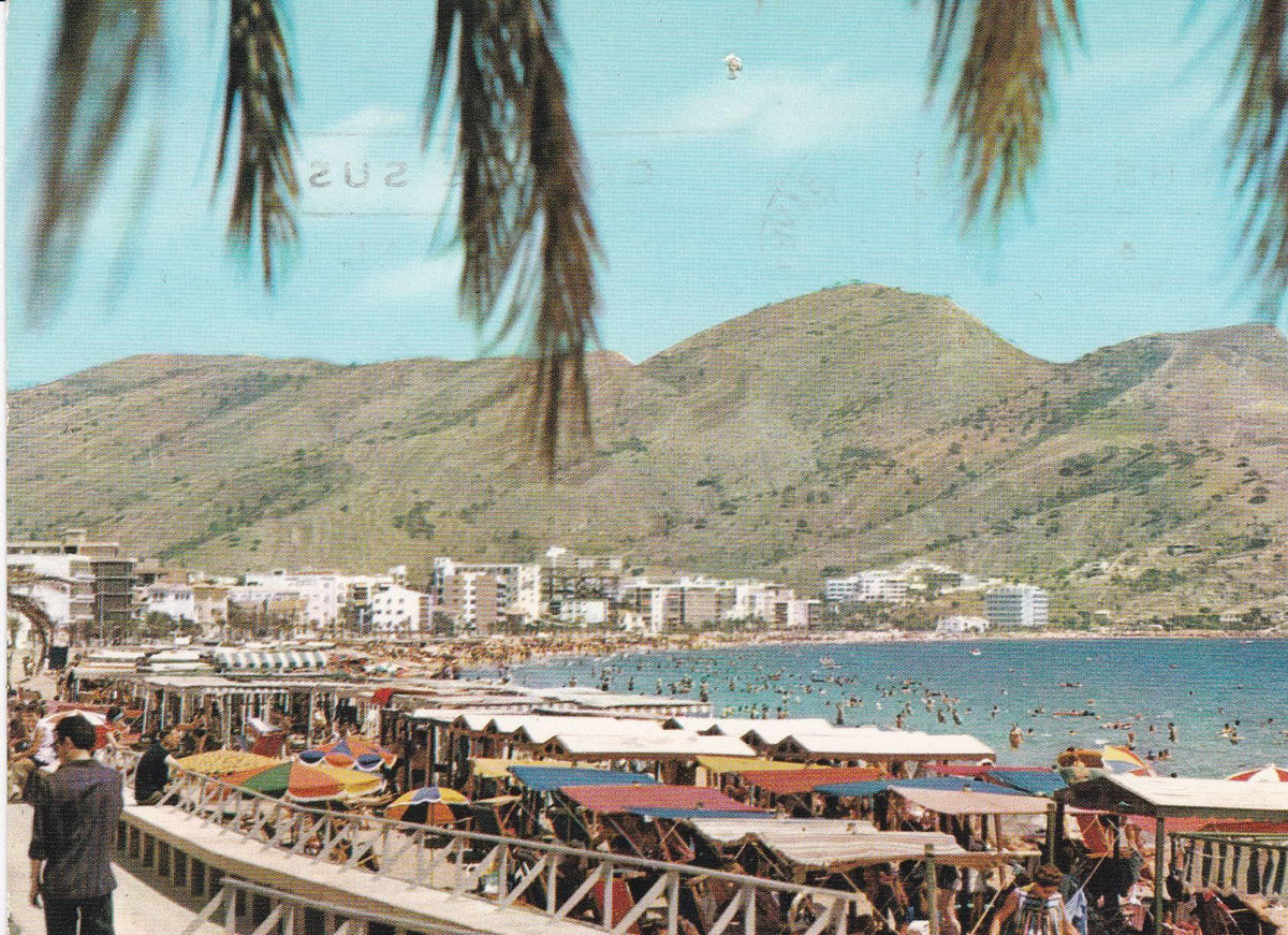 POSTAL B8385: BENIDORM: PLAYA DE LEVANTE