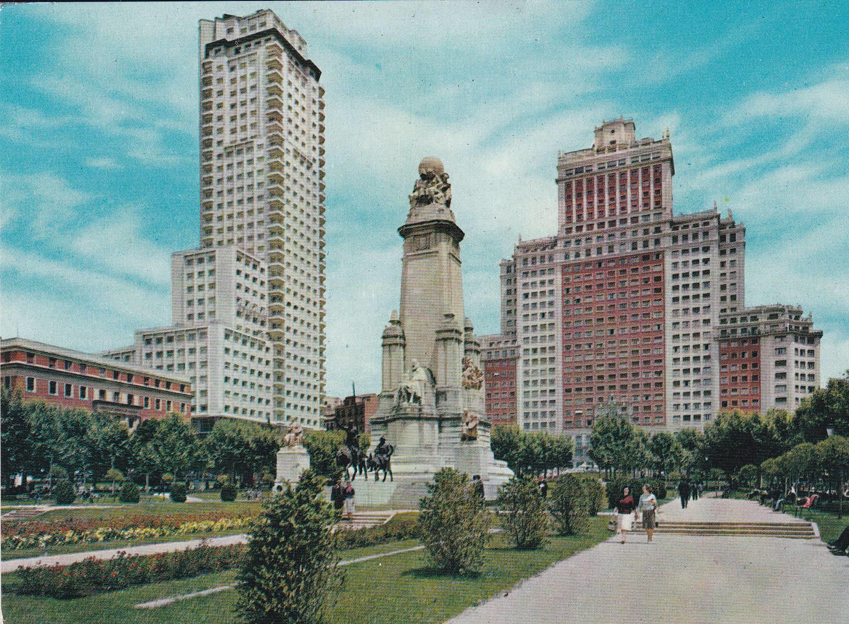 POSTAL B8476: MADRID: MONUMENTO A CERVANTES