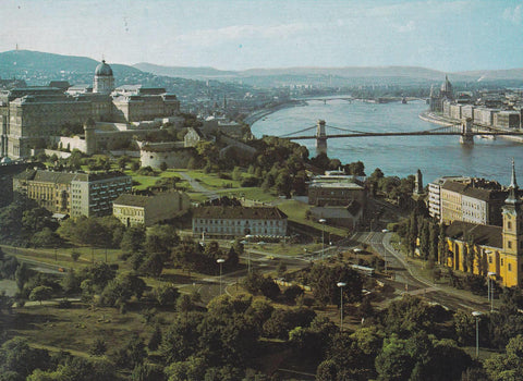 POSTAL B8534: BUDAPEST: ANSICHT