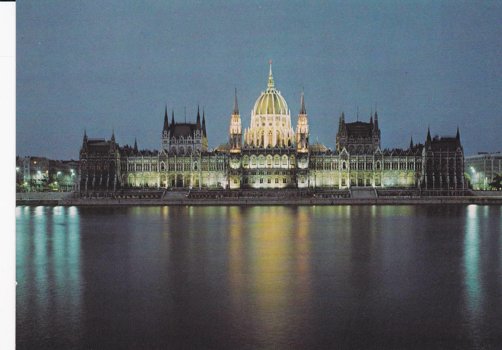 POSTAL B8541: BUDAPEST: PARLAMENTO