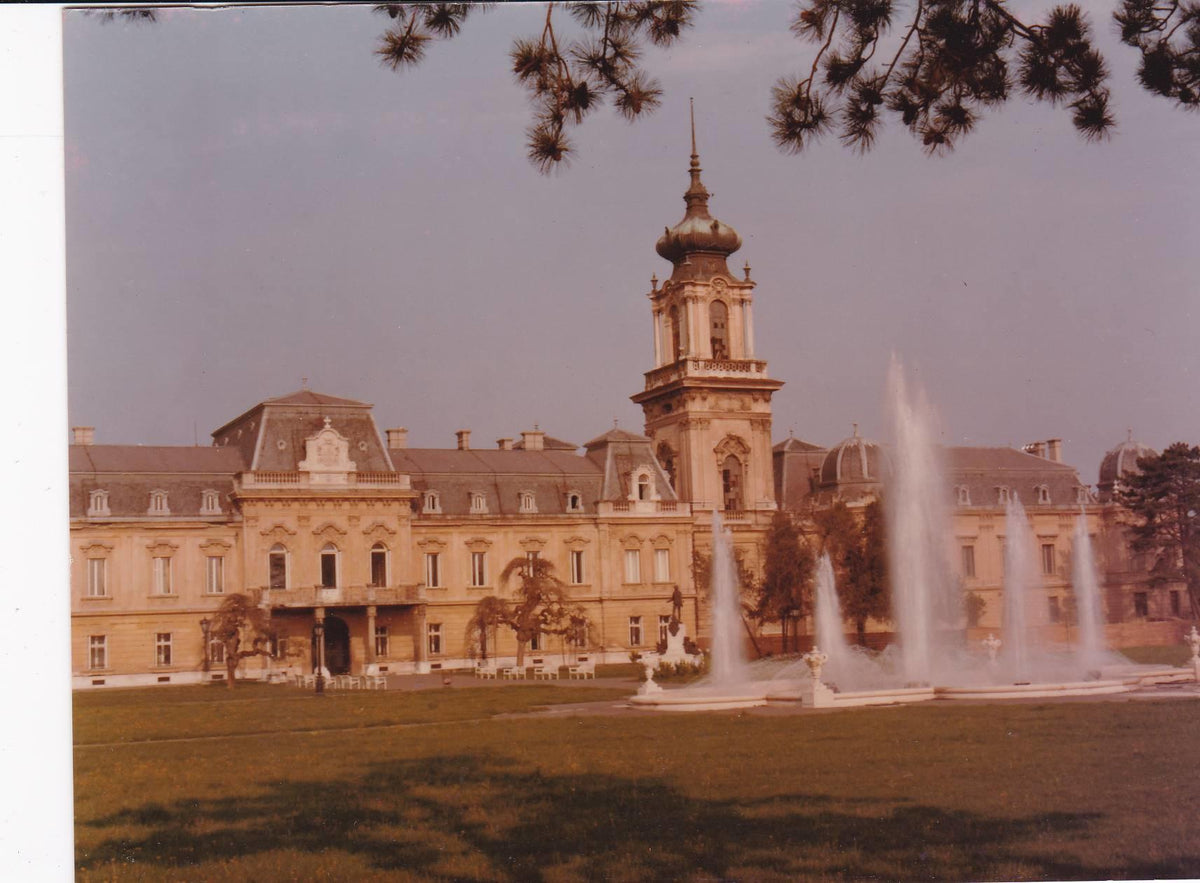 POSTAL B8559: BUDAPEST: HELIKON KASTELMUZEUM