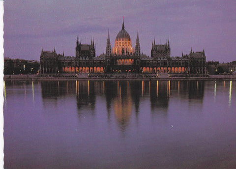 POSTAL B8563: BUDAPEST: PARLAMENTO