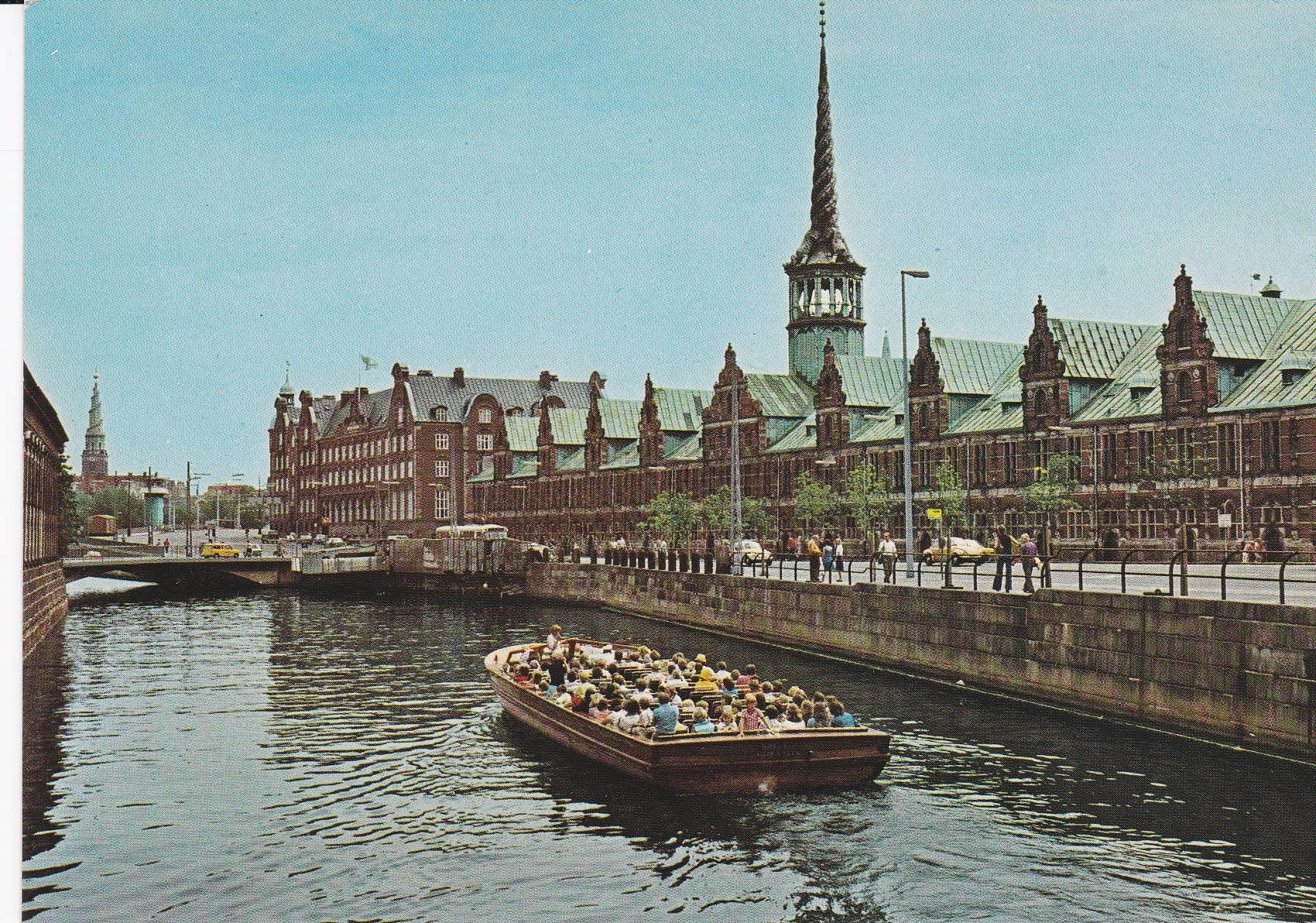 POSTAL B8590: COPENHAGUE: LA BORSA