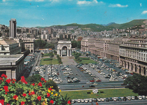 POSTAL B8596: GENOVA: PLAZA DE LA VICTORIA