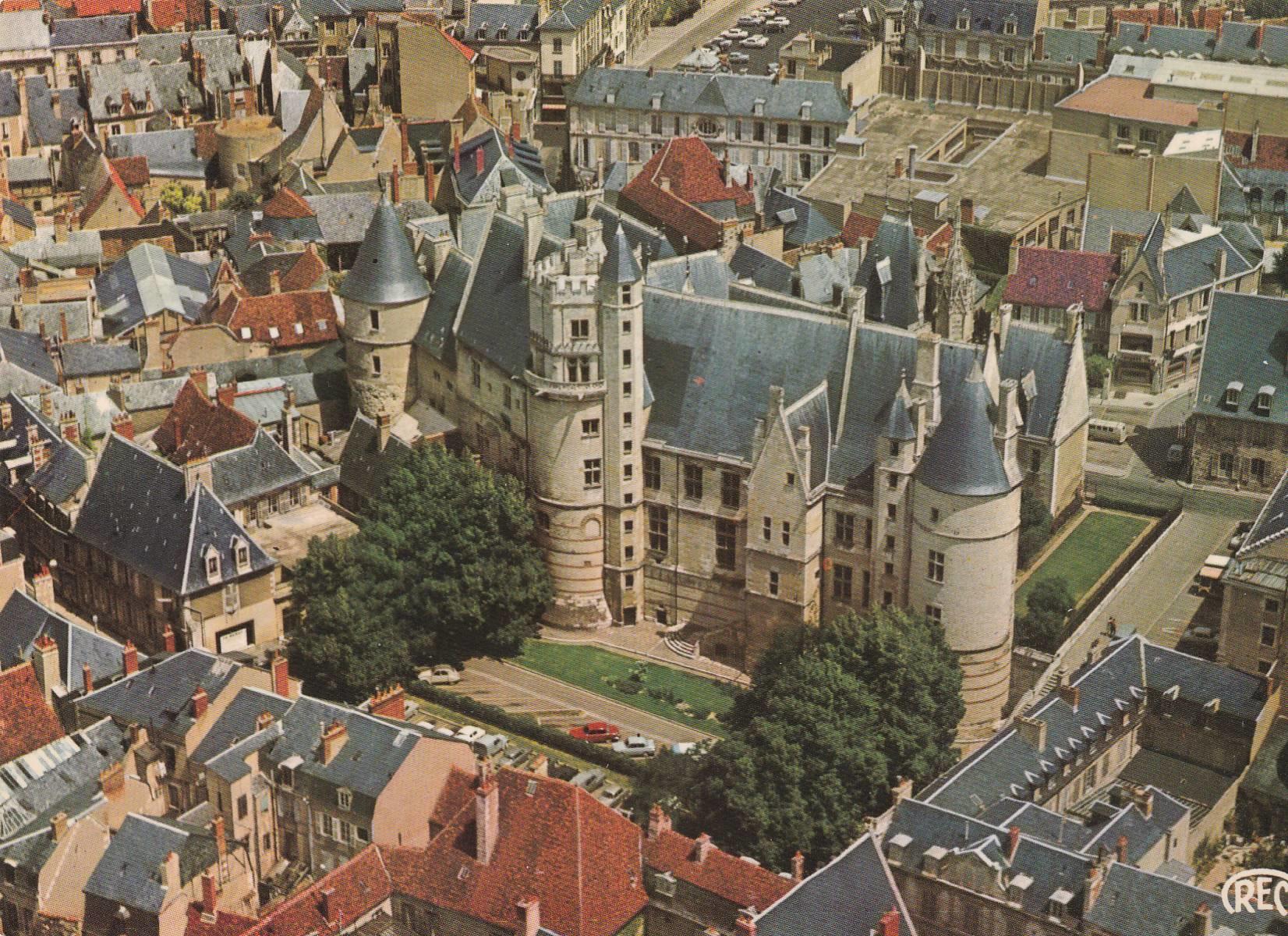 POSTAL B8672: BOURGES: PALACIO DE JACQUES COEUR