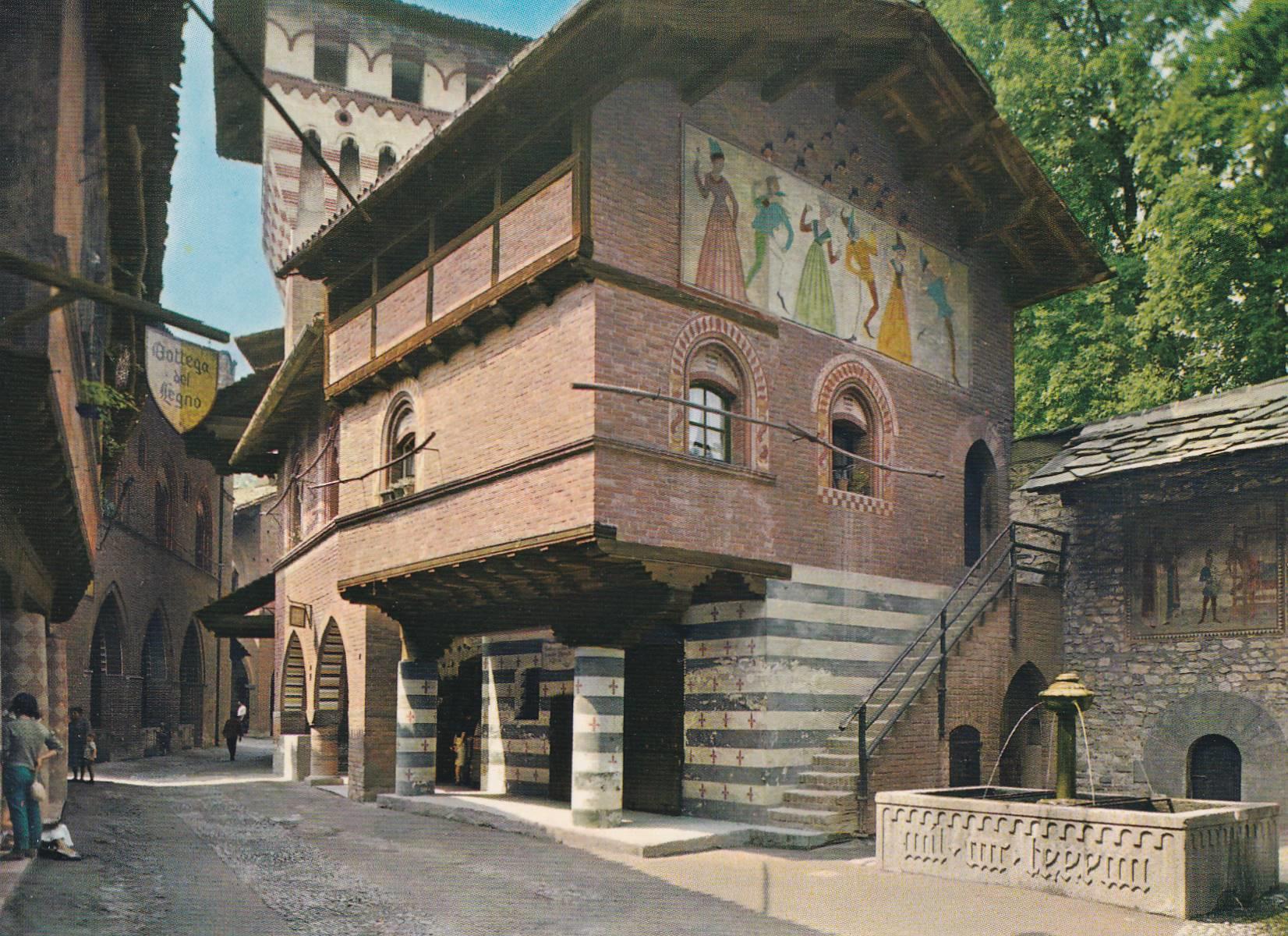 POSTAL B8737: TORINO: CASTILLO MEDIEVAL DE VALENTINO