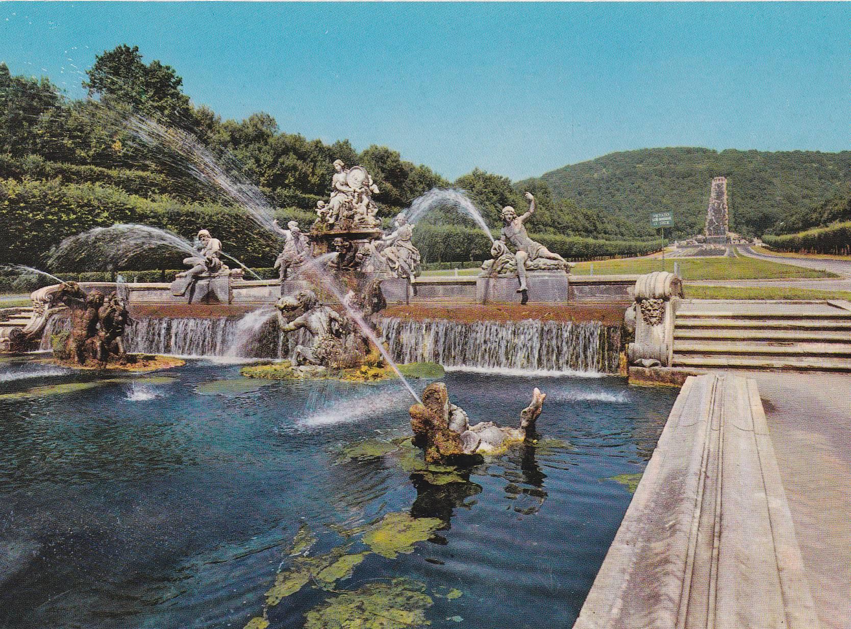 POSTAL B8773: CASERTA: LA ZAMPILLIERA