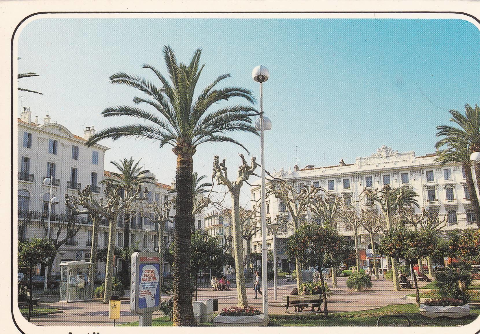 POSTAL B8916: ANTIBES: PLAZA DE GAULLE