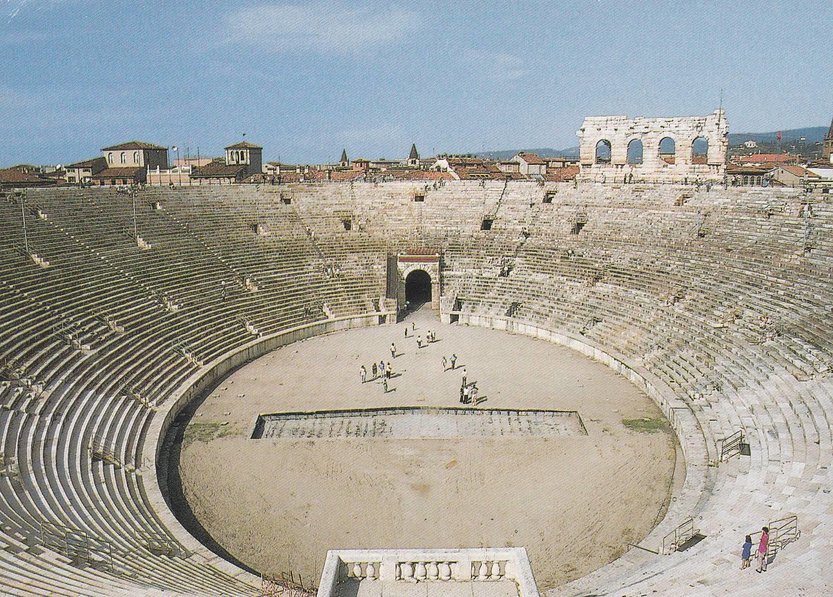 POSTAL B9162: VERONA: LA ARENA