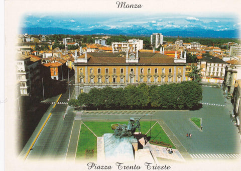 POSTAL B9178: MONZA: PLAZA DE TRENTO Y TRIESTE