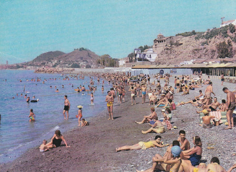 POSTAL B9198: MALAGA: PLAYA BAÑOS DEL CARMEN