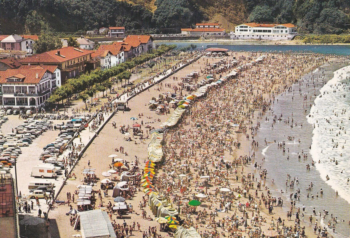 POSTAL B9437: DEVA: LA PLAYA