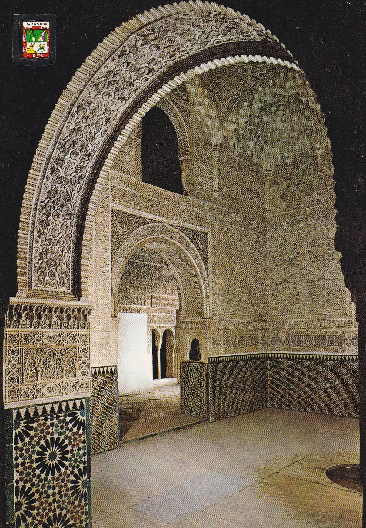 POSTAL B9762: GRANADA: LA ALHAMBRA. 