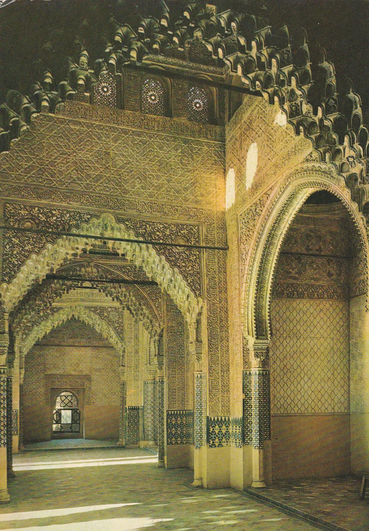 POSTAL B9768: GRANADA: LA ALHAMBRA. 