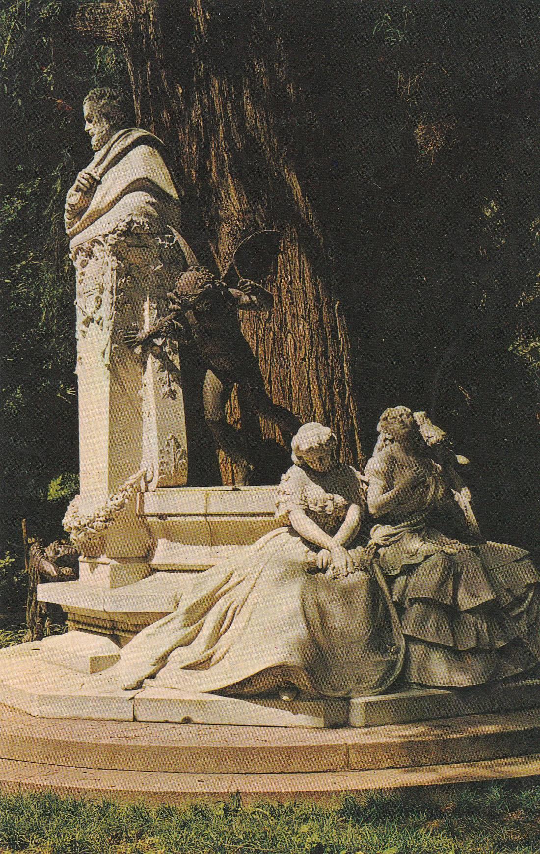 POSTAL B9793: SEVILLA: MONUMENTO A BECQUER