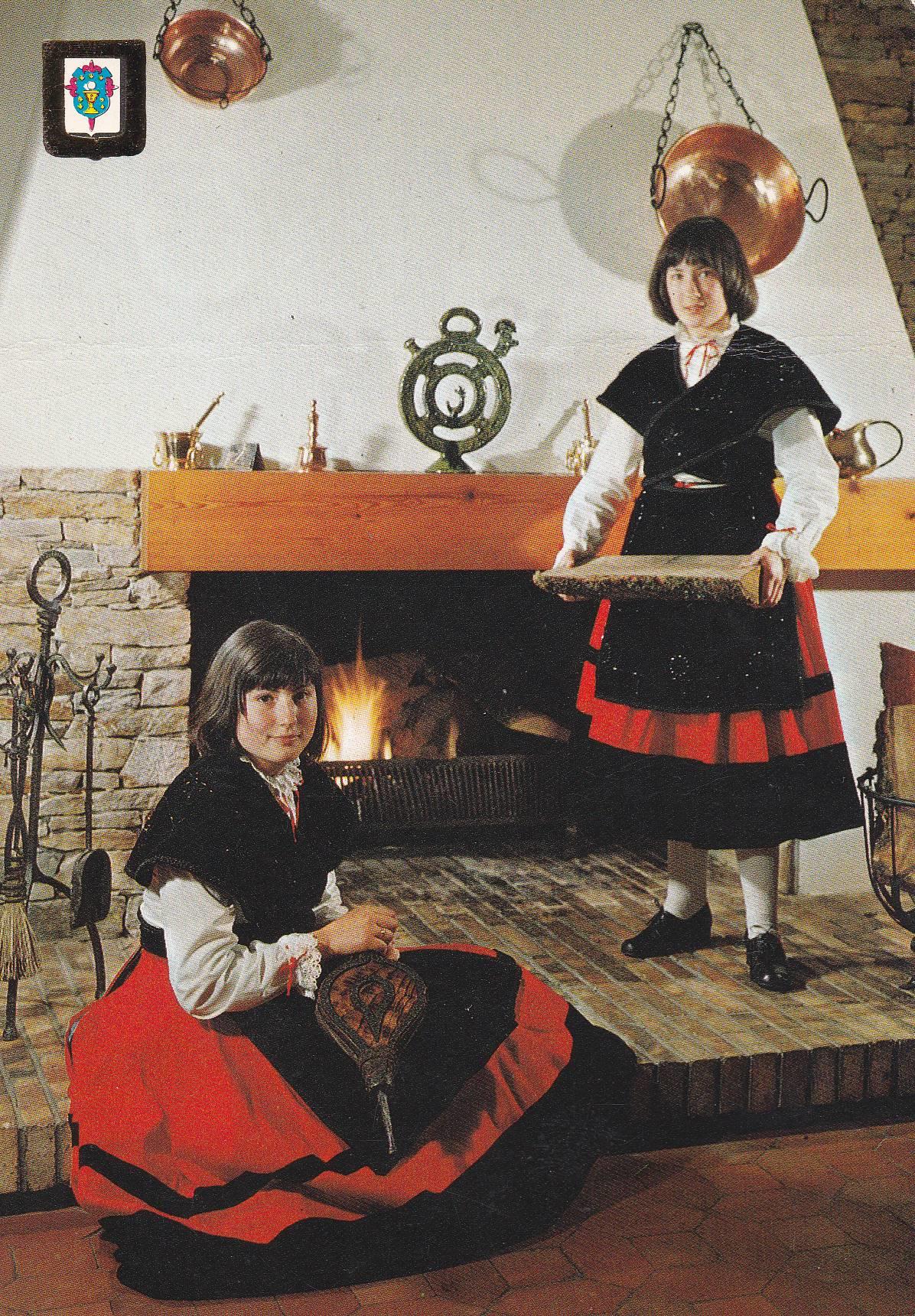 POSTAL B9893: GALICIA: LA NANEIRA