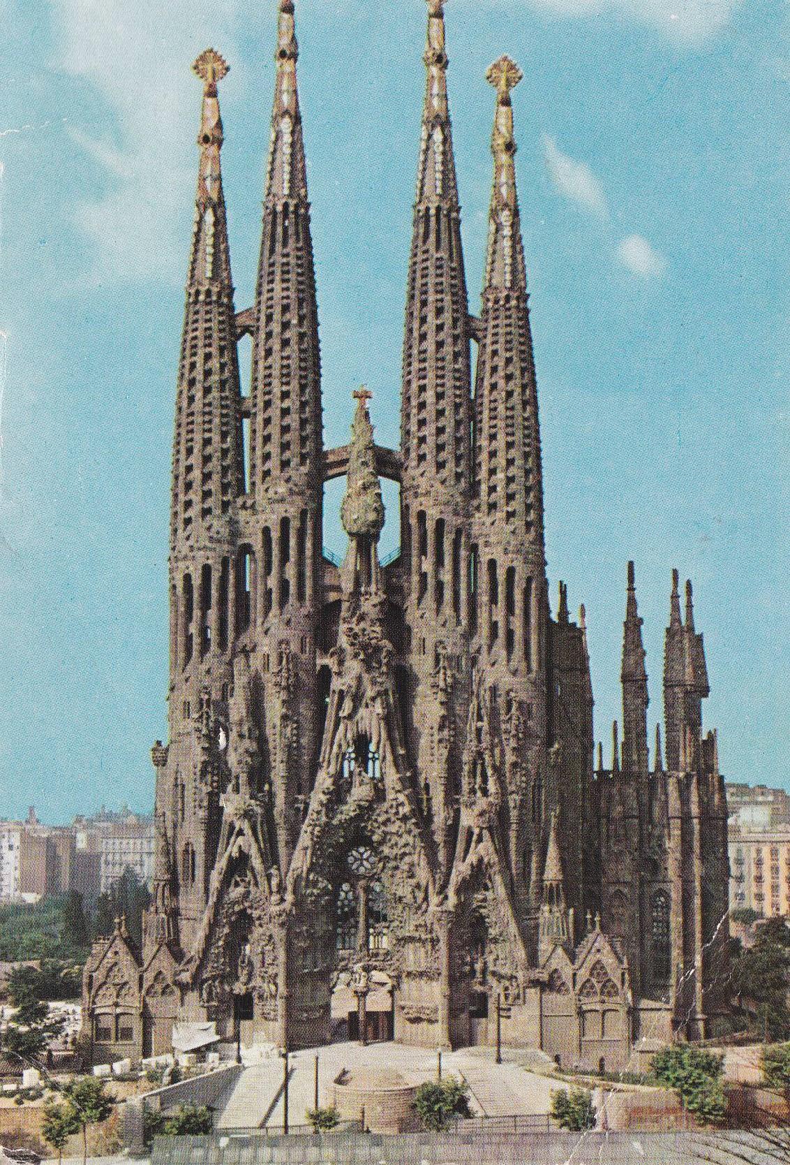 POSTAL B9921: BARCELONA: SAGRADA FAMILIA
