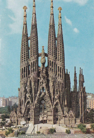 POSTAL B9921: BARCELONA: SAGRADA FAMILIA