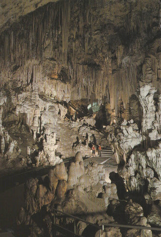 POSTAL B10329: MALAGA: CUEVA DE NERJA. DIVERSOS ASPECTOS