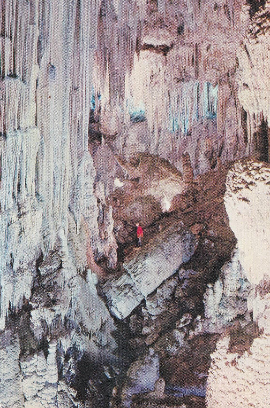 POSTAL B10332: MALAGA: CUEVA DE NERJA. DIVERSOS ASPECTOS