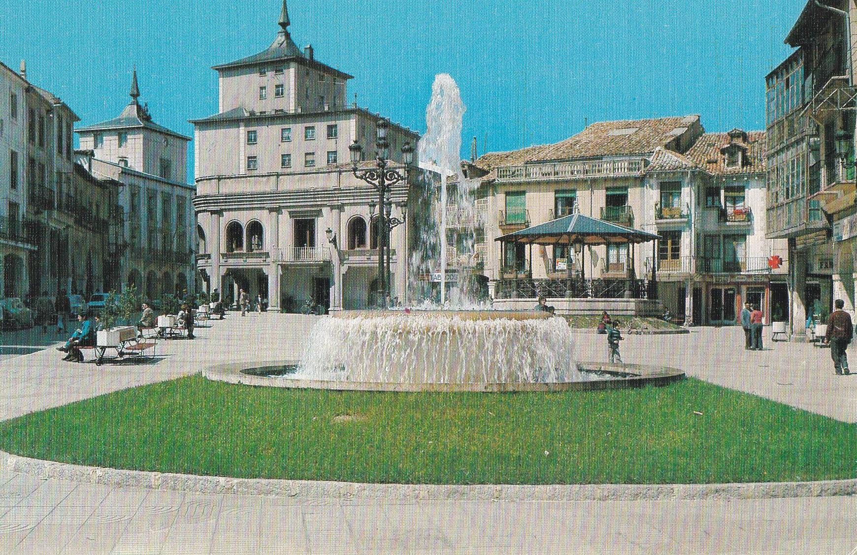 POSTAL B10466: ARANDA DE DUERO: PLAZA DEL CASTILLO
