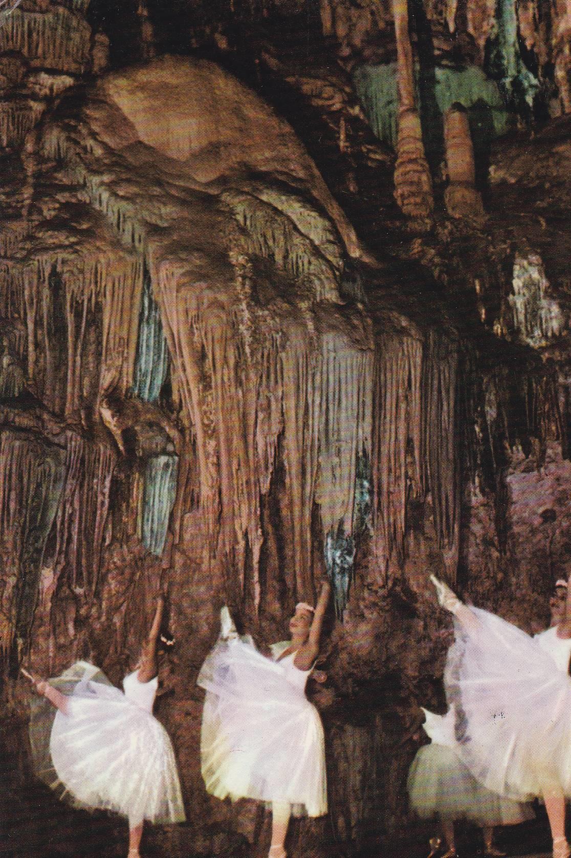 POSTAL B10651: MALAGA: CUEVA DE NERJA