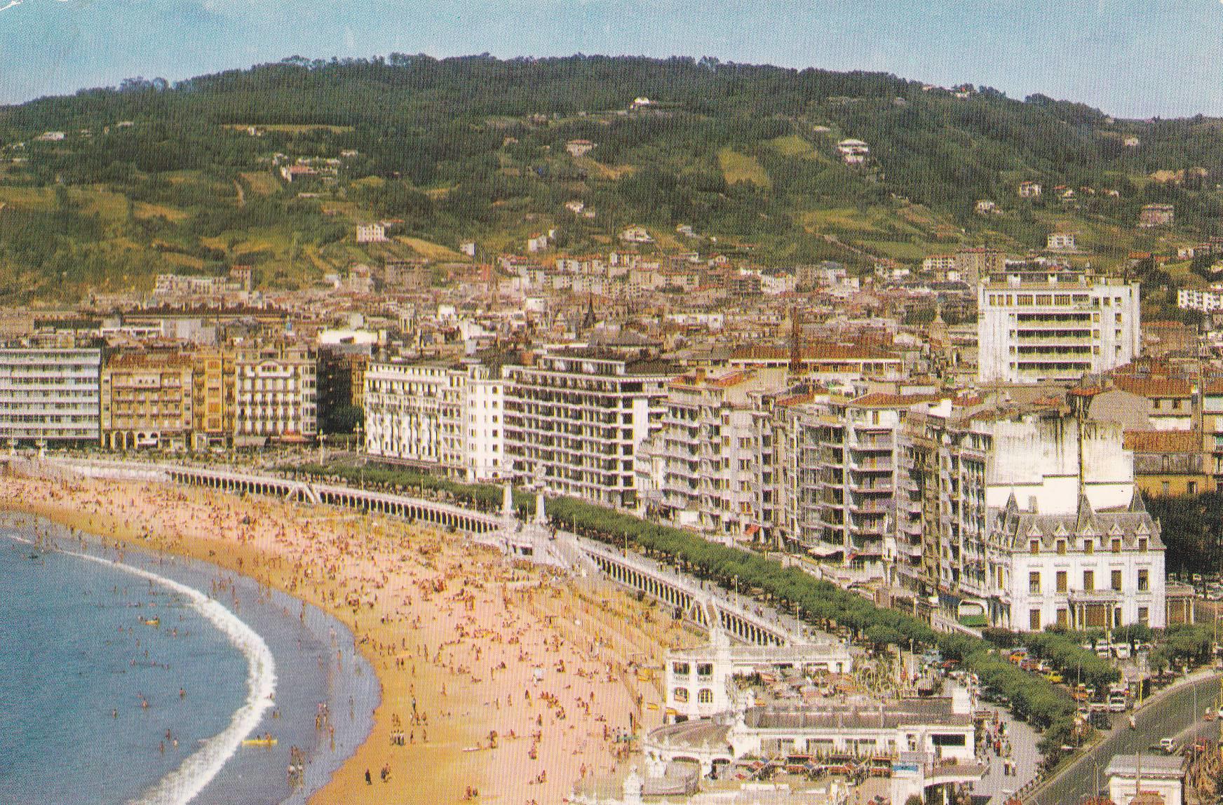 POSTAL B10713: SAN SEBASTIAN: PLAYA DE LA CONCHA