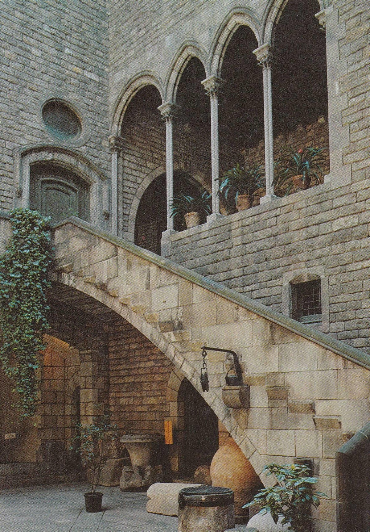 POSTAL B11192: BARCELONA: ESCALERA MUSEO DE HISTORIA