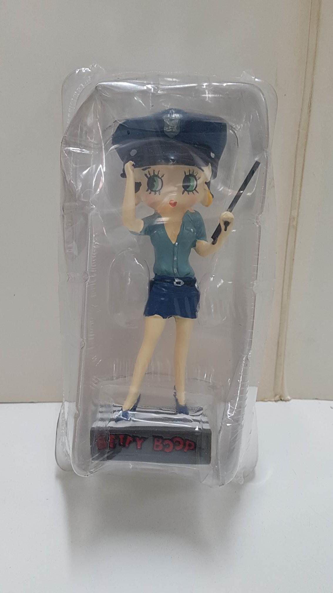 Figura resina: Betty Boop Policia. Importado y distribuido por Editorial Salvat