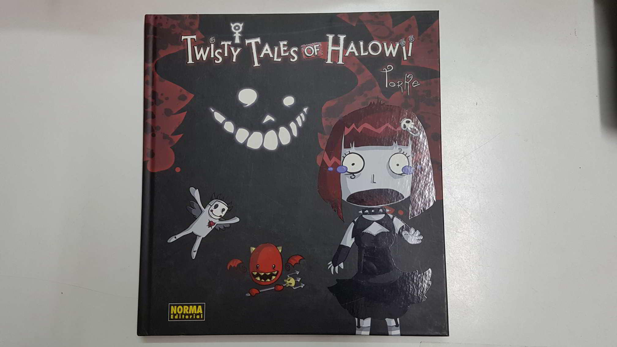 Norma: Twisty Tales of Halowii. Escrito e ilustrado por Torke
