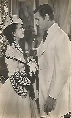 POSTAL A0487: C. Gable y V. Leigh en Lo que el viento se llevo