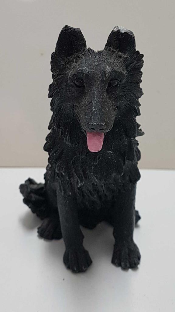 Figura de perro resina: Pastor Alsaciano de 9x6 cm.