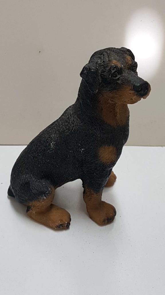 Figura de perro resina: Rottweilers de 9x6 cm.